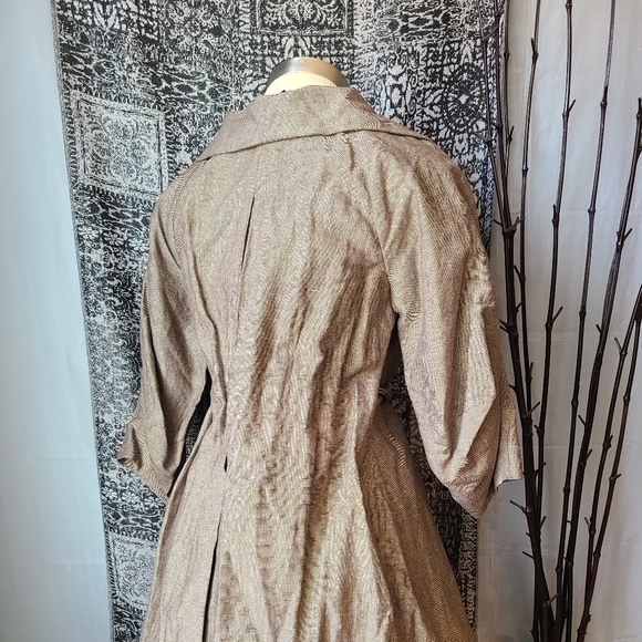 BCBG...BEAUTIFUL LONG COAT - Picture 4 of 7